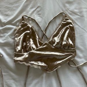 Garage lace/velvet top